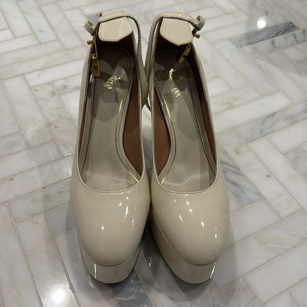 Platform Ivory Heels Size 38